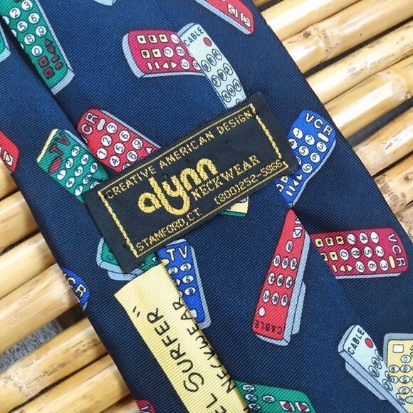 EUC VINTAGE ALYNN "Channel Surfing" Blue & Multicolored Remotes 100% Silk Tie - Picture 6 of 8